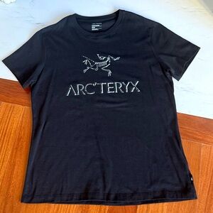 Arc'teryx Women’s T-Shirt Black Shirts Top Short Sleeve
New Condition Size M